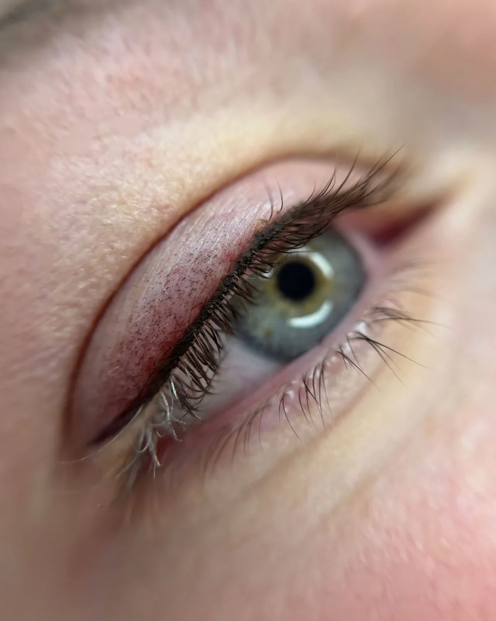Permanent Make-up Eyeliner, sanft die Wimpernkranzverdichtung betont
